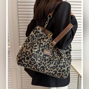 Baelaanan&Bag Leopard 🐆🐆Print Shoulder Bag with Brown Straps.